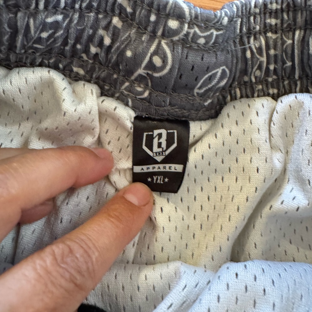 BB101 paisley shorts